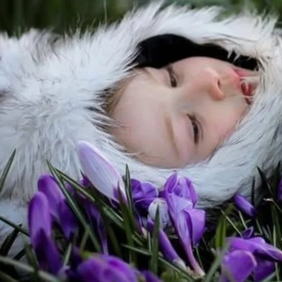 White Faux Fur Bonnet - Picture 2 of 5